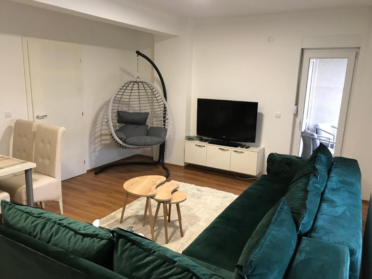 Green Apartment Novi Pazar Bagian luar foto