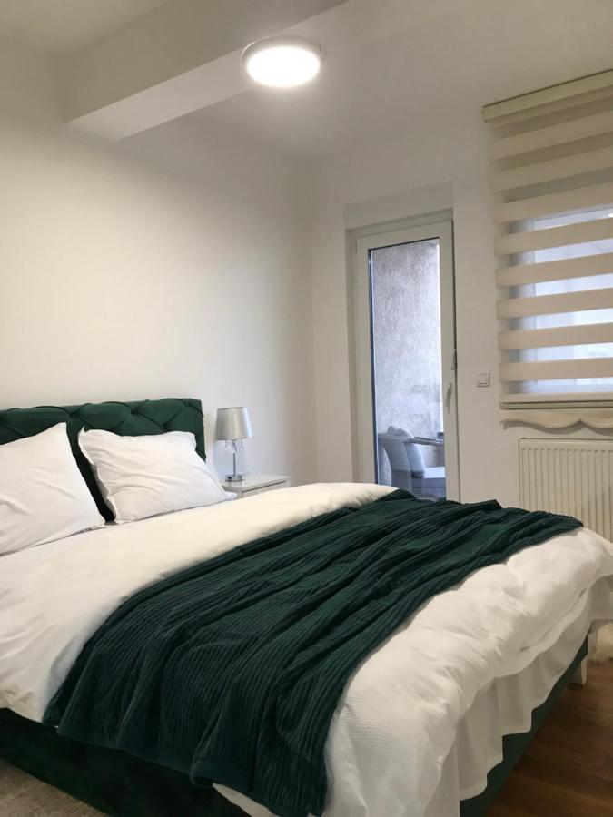 Green Apartment Novi Pazar Bagian luar foto