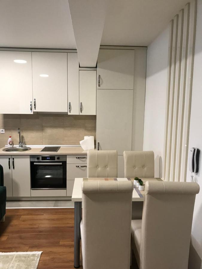 Green Apartment Novi Pazar Bagian luar foto